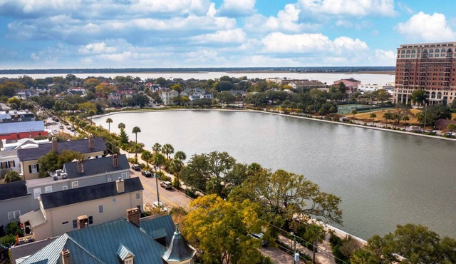 Townhouse on Colonial Lake, Near the Battery, King Street, and Marinas