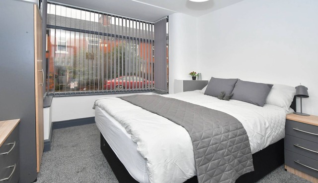 Townhouse @ Princes Road Stoke - Superior Double Ensuite With TV