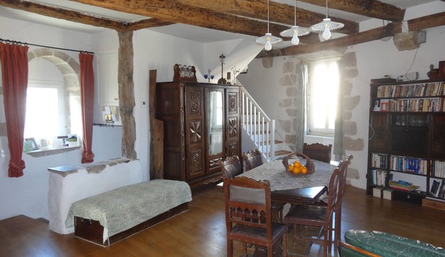 Townhouse St Jacques, on the pilgrimage route, heart of medieval Eymoutiers