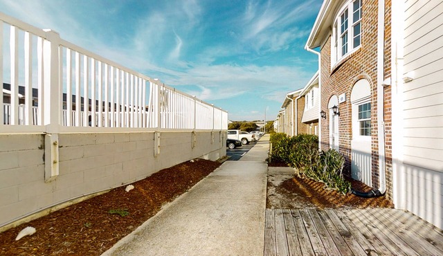Townhouse Style Condo with Great Ocean View and Shared Outdoor Pool