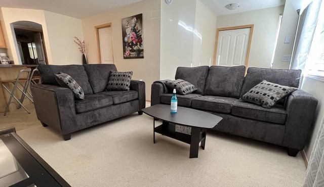 Townhouse style 2-bedroom Condo with Private Entrance