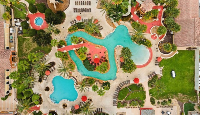 Townhouse w/pool w/lazy river & gym