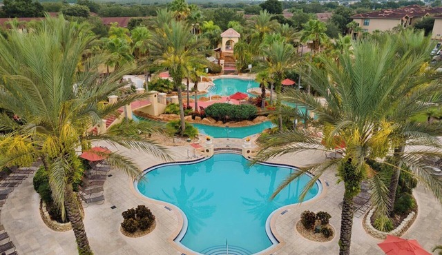 Townhouse w/Regal Palms pool, lazy river & slide