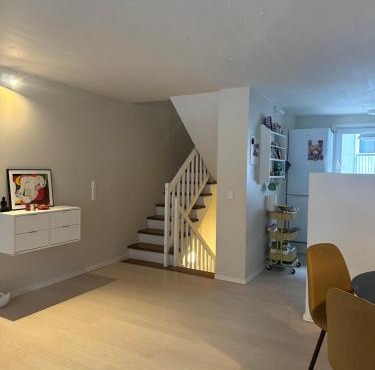 Townhouse with free parking