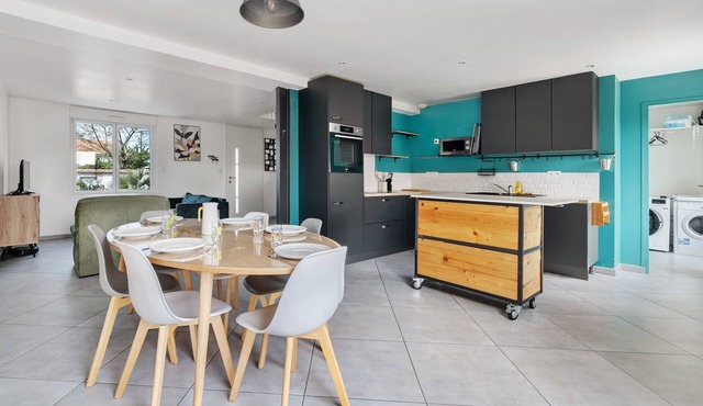 Townhouse with Garden for 6, Private Terrace and Wi-Fi