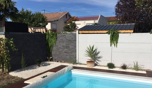 Townhouse with heated swimming pool