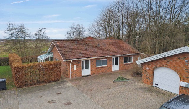 Townhouse with Nature as Neighbor