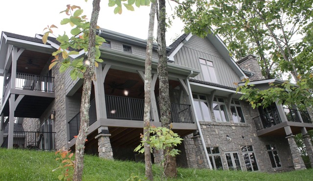 TOWNSEND SUNRISE DREAM Pavilion, Hot Tub, Arcade Games, Theater Room, Bunk Room!