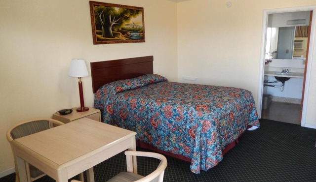 Townsman Motel