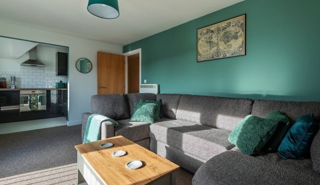 Towpath Gardens Apartment