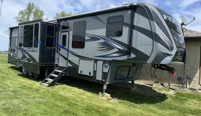 ToyHauler 5th Wheel in the country