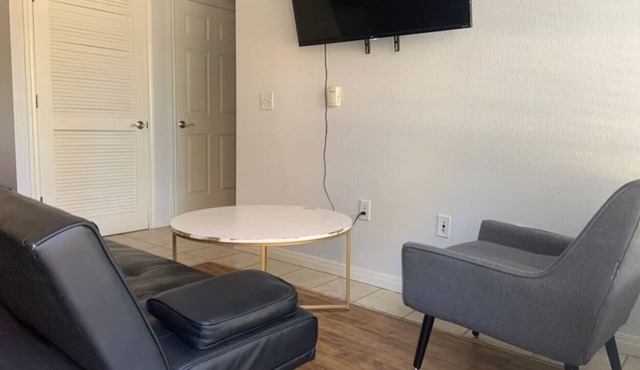 TP 103 Luckey · Cute Street-Access 1 Bedroom Condo, Great Stay!