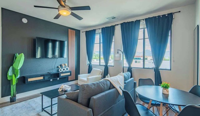 TPC Golf Escape Near Kierland, Pool, Gym