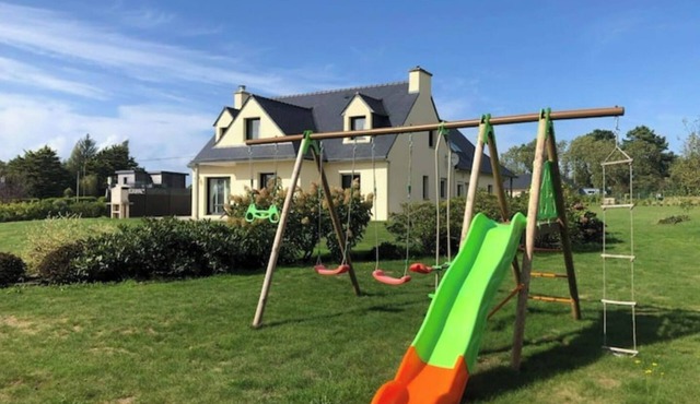 Très Belle Maison Avec spa , Petite vue mer