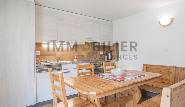 Très agréable 2 pièces contemporain, idéal pour 2 à 4 personnes, situé dans une petite résidence de