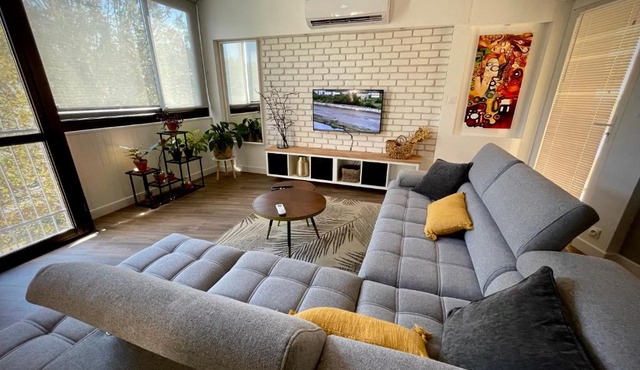 Très bel appartement central, au calme avec balnéo