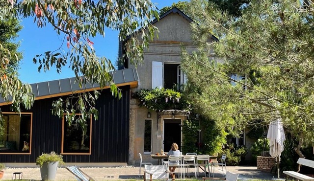 Très belle maison et son charmant pigeonnier dans un grand jardin proche Étretat