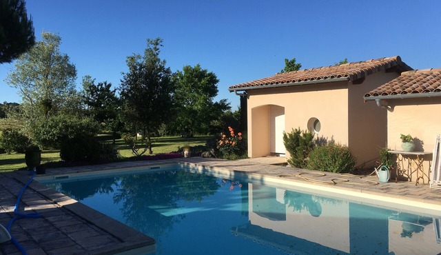 Très Belle Maison Calme, Bien Située, à Deux pas de Toutes les Commodités