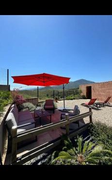 Très jolie mini villa douillette avec vue sur montagne