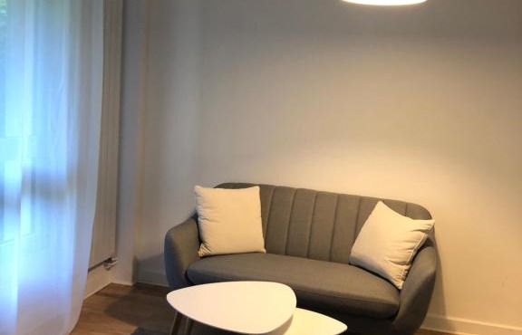 Trés Beau Studio (face bois), 10mn de l'Etoile