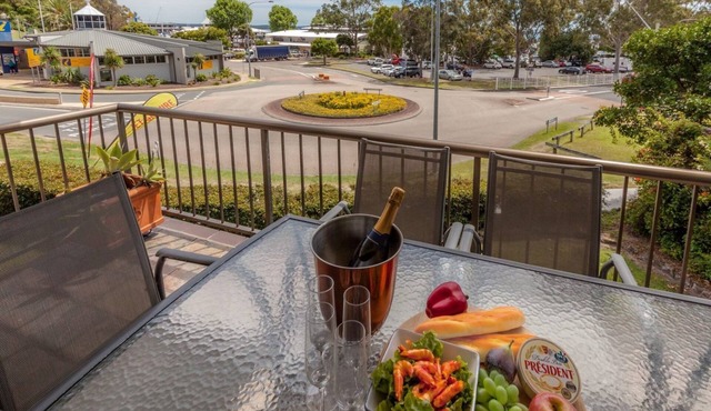 Tradewinds, 3/110 Victoria Pde- In the heart of Nelson Bay, walk to beach, marina & restaurants