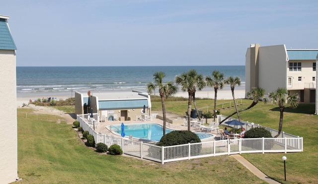 Tradewinds Condominium Top Floor - Ocean View Condo #113