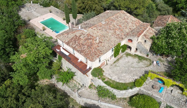 Traditional renovated farmhouse in the heart of nature - charm, calm and authenticity