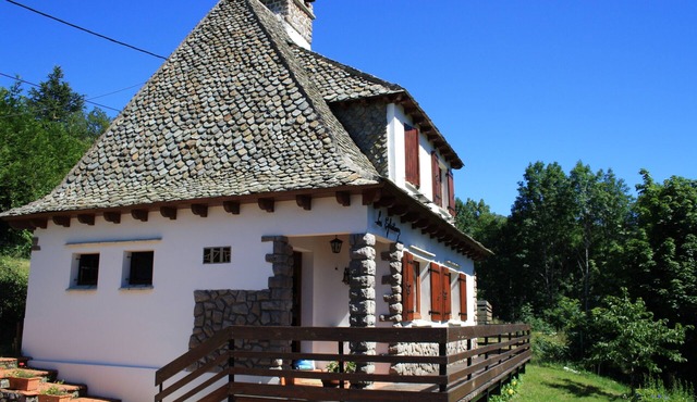 Traditional chalet 2mn from Super Lioran, ideal for your mountain vacations