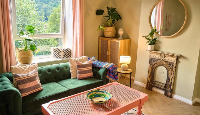 Traditional 3BR Home, 5-Min Walk to Hebden Centre