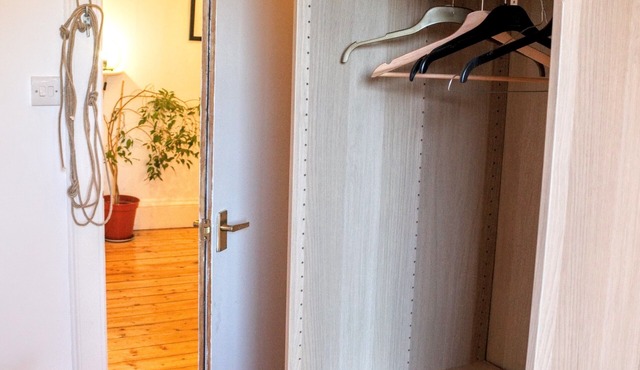 Traditional 5BD Flat Overlooking Bruntsfield Links