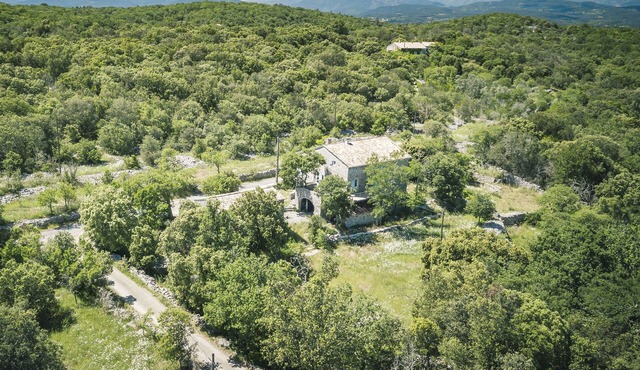 Traditional Ardéchoise house, bucolic setting, timeless vacations.