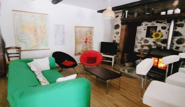 🏡 Traditional Auvergne house - Authentic stay in the heart of Auvergne