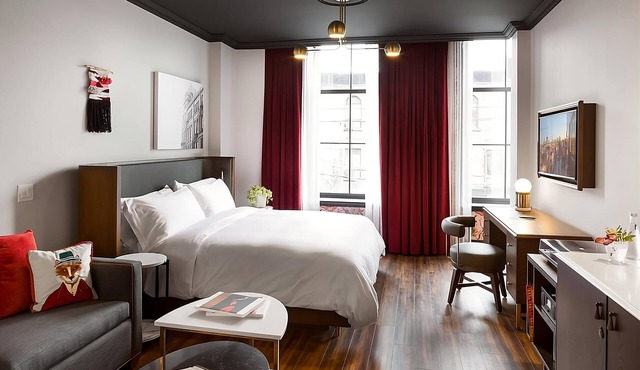 Traditional Boutique King Size Hotel in Historic Broadview | Downtown Toronto