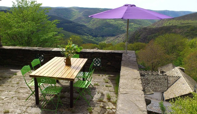 TRADITIONAL CEVENOLE HOUSE IN ST JULIEN D'ARPAON 5 TO 20 PEOPLE