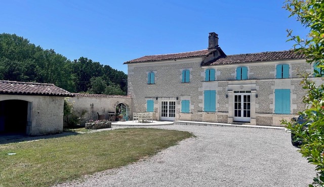 Traditional Charentais villa near Cognac, with private heated pool and garden