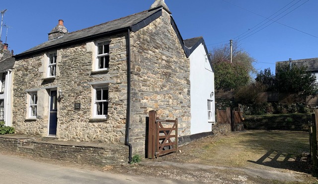 Traditional Cottage, enclosed garden, Trewalder, Nr Port Isaac & surf beaches.