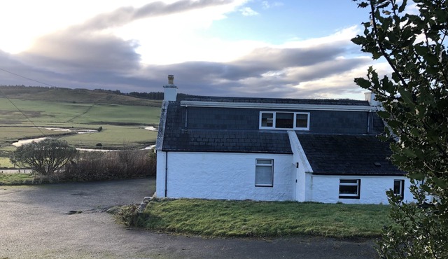 Traditional Croft Cottage Overlooking The Snizort River - Portree, Isle Of Skye
