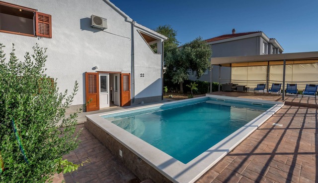 Traditional Dalmatian Villa Lahor with heated swimming pool