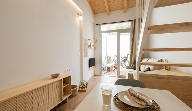 Traditional Valencian House with Shared Terrace I by Florit Flats