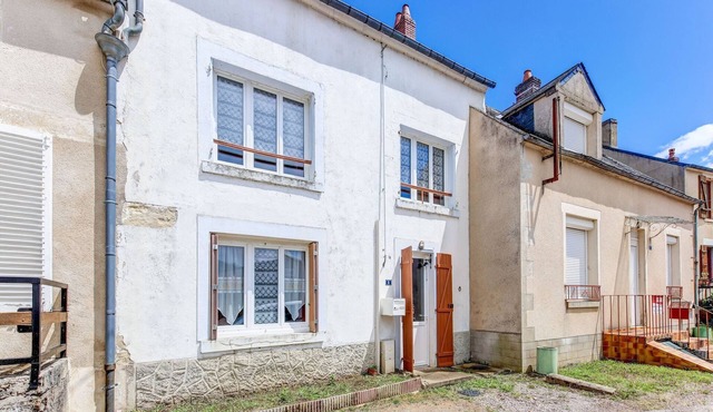 Traditional Holiday Home in Brinon sur Beuvron