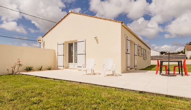 Traditional house, near beaches, WIFI, garden