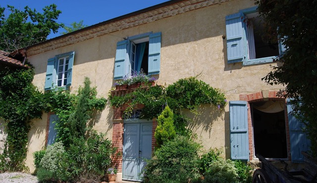Traditional Gascogne Farmhouse Private Gardens Alarmed Pool Terraces Wifi