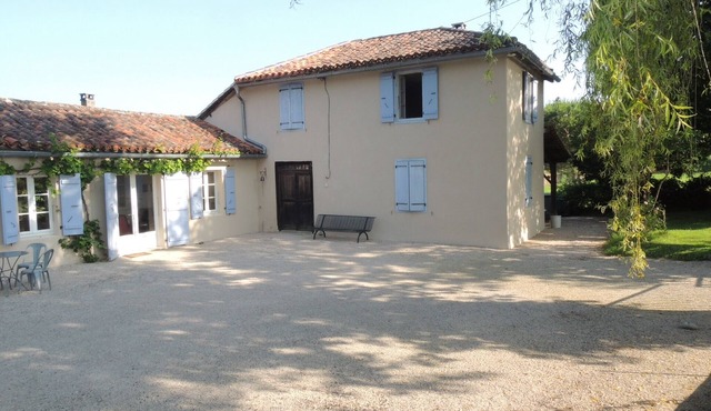Traditional Gersoise Farmhouse With Private Pool