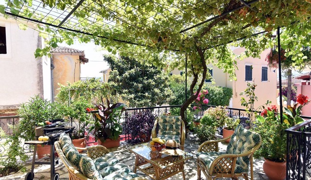 Traditional Greek Maisonette in Antiperni village