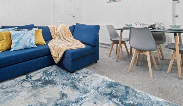 Traditional ground floor apartment close to train station