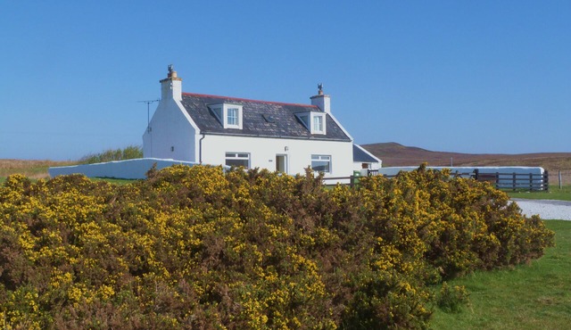 Traditional Highland Cottage With Stunning Panoramic Mountain And Sea Views