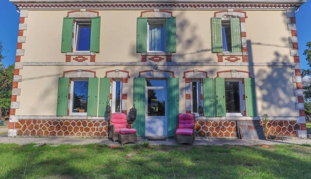 Traditional house in the heart of Trensacq forest