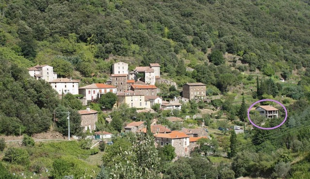 Traditional house in the hamlet of Cros