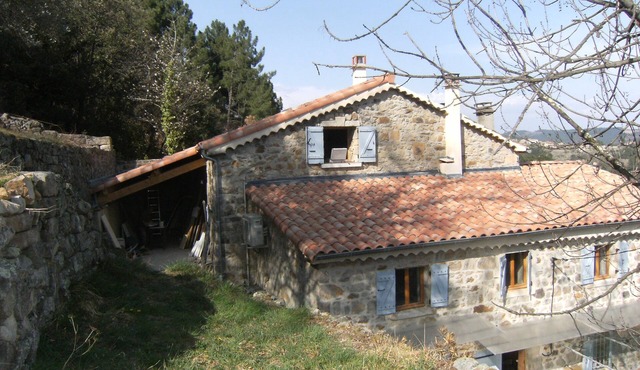 Traditional house sleeps 6 ardéchoise