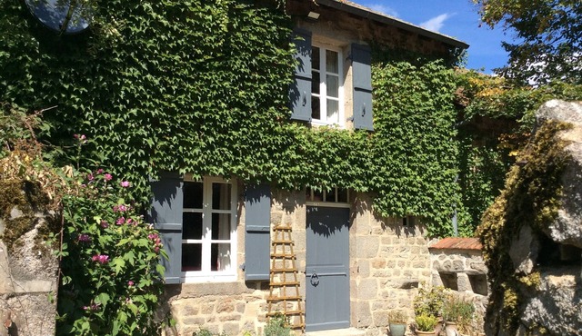 Traditional luxury cottage, peace and quite, fantastic night skies.